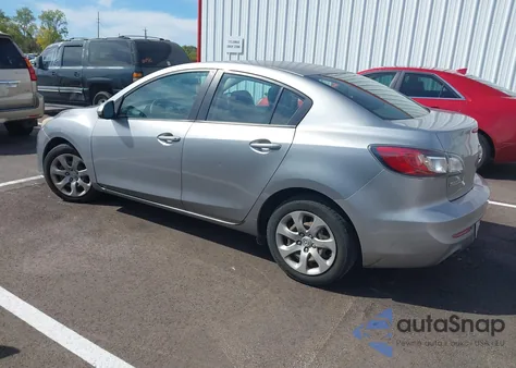 2013 Mazda Mazda3 I Sport из США, поврежденный, VIN JM1BL1U76D1709027